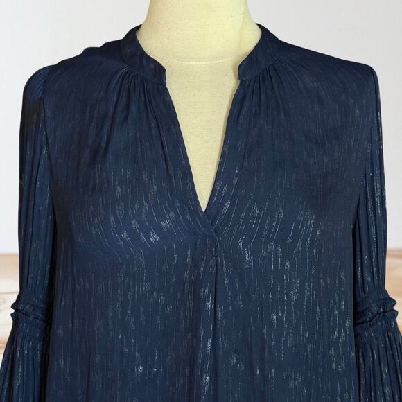 Current Air Navy and Silvery Shimmer Ruffled Sleeve Blouse Top Sz M V Neck HiLo - Picture 3 of 13